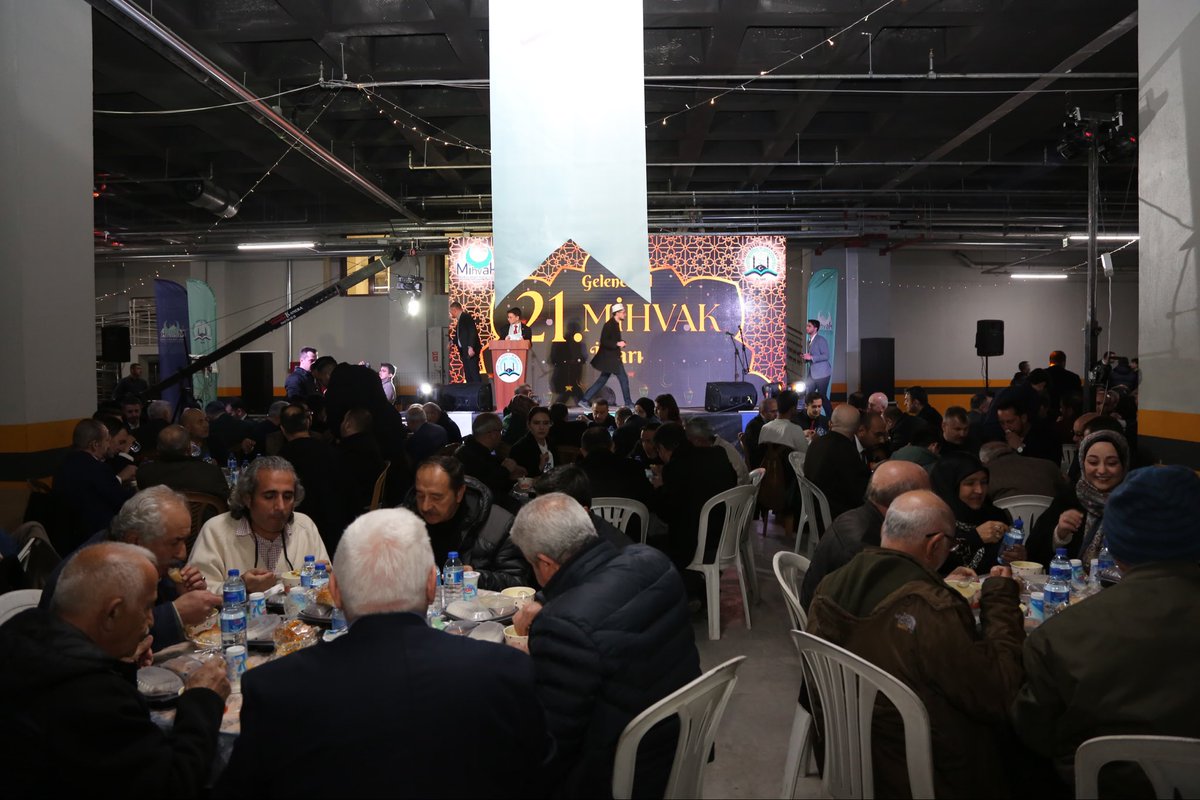 kubrayigitbasi's tweet photo. 📍 Ankara

MİHVAK Vakfı’nın ev sahipliğinde düzenlenen  iftar programında, mezunu olduğum Tevfik İleri Anadolu İmam Hatip Lisesi’nde; Ankara Valimiz Sayın @vasipsahin, MİHVAK Vakfı Genel Başkanı @sinanaksu ve Ak Parti Genel Başkan Yardımcısı @DrOmerileri’nin katılımlarıyla kıymetli öğrencilerimiz, öğretmenlerimiz ve mezunlarimizla bir araya geldik.

Ramazan ayının bereketini ve kardeşlik iklimini paylaştığımız bu anlamlı buluşmada, aynı sıralardan geçtiğim genç kardeşlerimizle bir arada olmak benim için ayrıca büyük bir mutluluk oldu.

Programın hazırlanmasında emeği geçen herkese teşekkür ediyor, bu güzel buluşmanın hayırlara vesile olmasını diliyorum. 🌙

@mihvak
@sinanaksu
@DrOmerileri