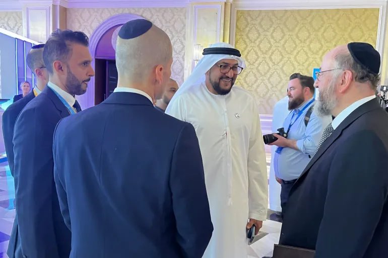 fhdmas's tweet photo. @Abdulkhaleq_UAE لما اخرج الرسول صلى الله عليه وسلم اليهود من جزيرة العرب قبل ١٤٠٠ سنه وقررت الامارات بإرجاعهم لجزيرة العرب .. هل اقدمت بقية دول الخليج العربي على خطوة مماثله ؟

ليس بالضروره https://t.co/xKS7MofTAi