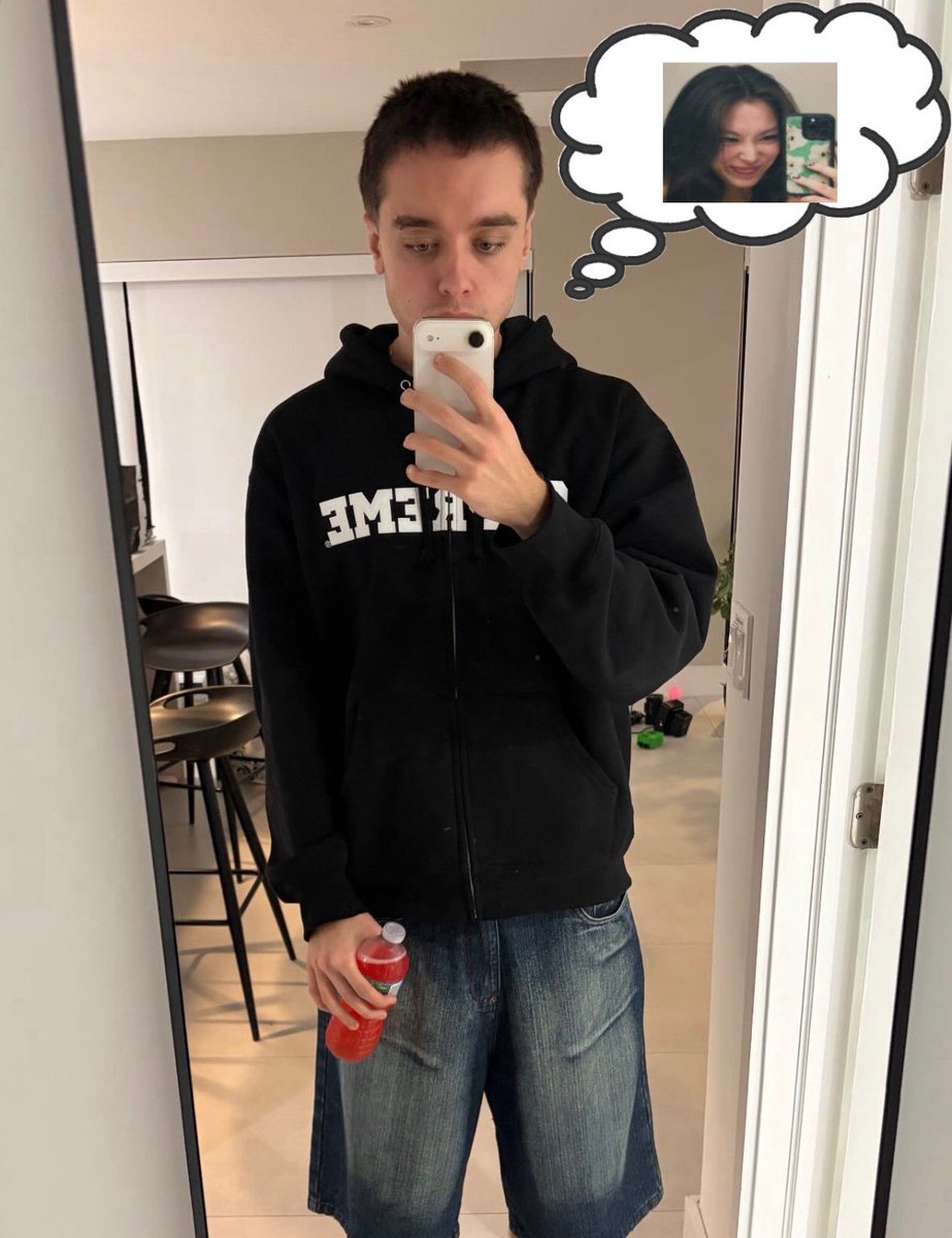 Daganop's tweet photo. laiys spotted thinking about his girlfriend https://t.co/sPUgFHQjKg