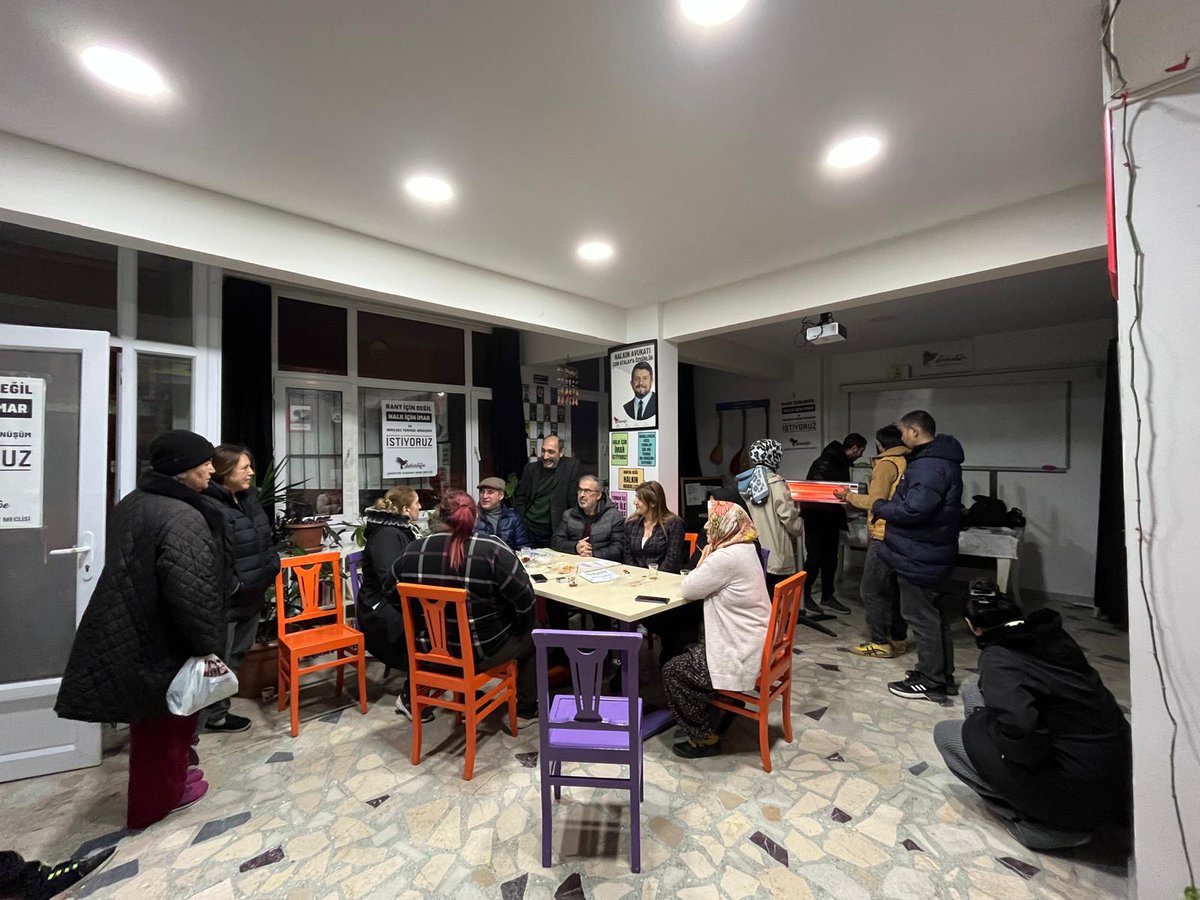 dirensahintepe's tweet photo. (BADER) Bahçeşehirliler Derneği Başkanı Uğur Barış Karabulut ve temsil heyeti dostlarıyla mahallemizde başlattığımız “Rant için değil, halk için imar ve borçsuz yerinde dönüşüm istiyoruz” kampanyamıza destek vermek için büromuzu ziyaret ettiler.
Barınma hakkı mücadelemize verilen bu destek bizlere güç veriyor. Mahallemizin geleceği için dayanışmayı büyütmeye, mücadelemizi hep birlikte sürdürmeye devam edeceğiz.