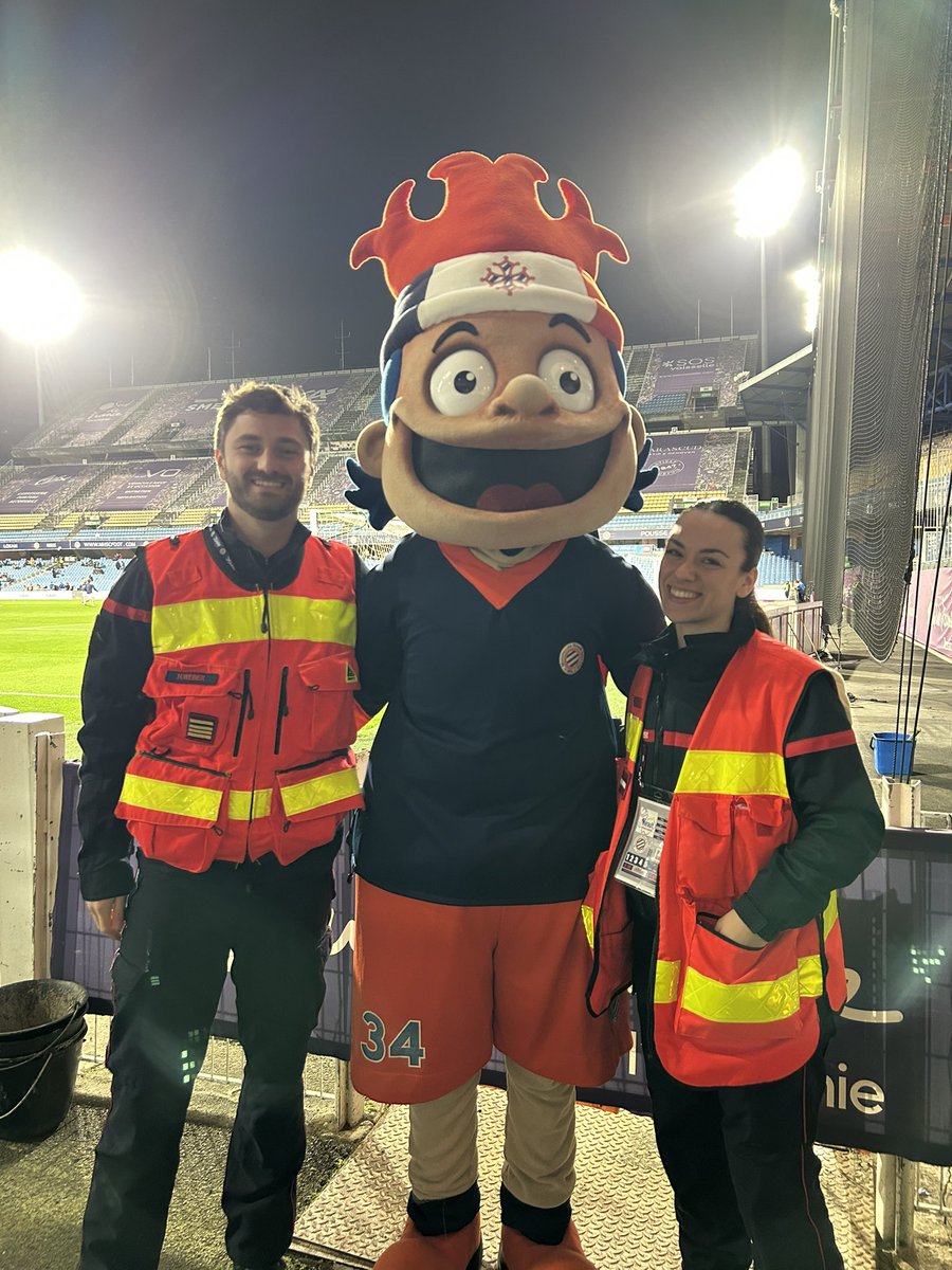 PompiersHerault's tweet image. #DPS|| Comme à chaque match au Stade de la Mosson @montpellier_ les sapeurs-#pompiers de l’#Hérault assurent votre #sécurité même si ce soir #pailladinos est venu « perturber »les effectifs présents 
🔺Saint Mathieu de Tréviers 
🔺Clermont l’Hérault 
🔺Claret
🔺Marsillargues