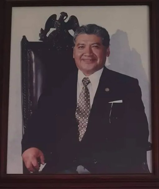 <a href="/ValeVarillas/">Valentín Varillas</a>  <a href="/Al_Portador/">Al Portador</a>  <a href="/CongresoPue/">H. Congreso de Puebla</a> hace muinas Don Horacio desde el mas alla...de ver lo mediocre que es su hijo <a href="/SoyPavelGaspar/">Pavel Gaspar Ramírez</a>  Que Jovita lo redima...