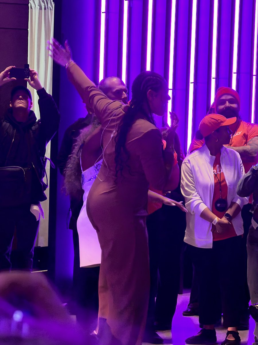 Avi Greengart tweet media