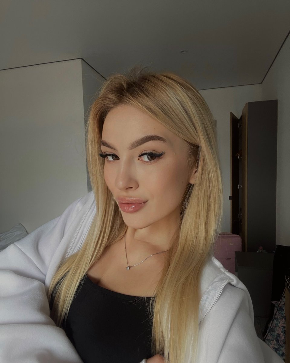 Lisa tweet media