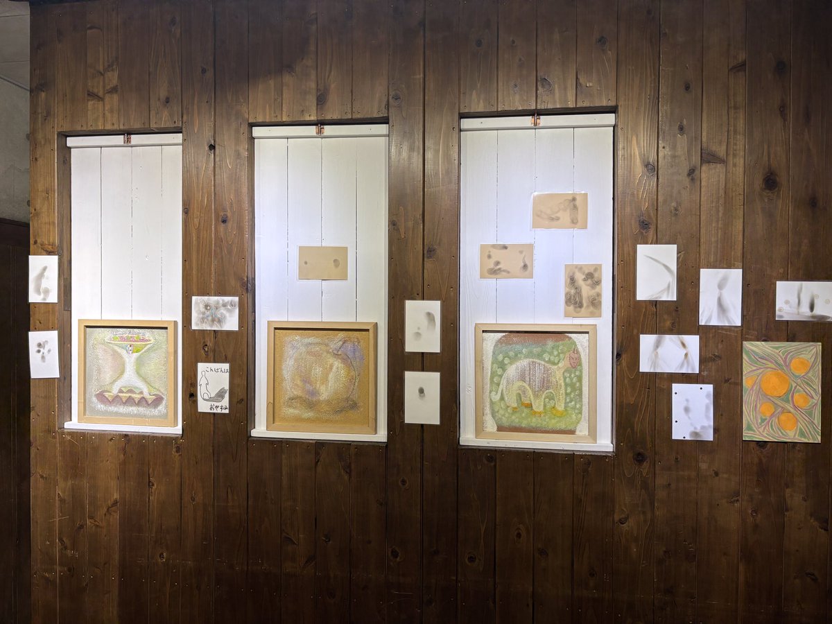 「儲 靚雯｜再見展」に向けて

儲靚雯（チョ セイブン）さんが、一旦中国へ帰国されることになりました。

今回の展覧会タイトルに用いた「再見」は、「さよなら」ではありません。
「また会いましょう」という意味を込めています。

会期:2026年3月14日、15日(13:00-18:00）
会場:gallery fu