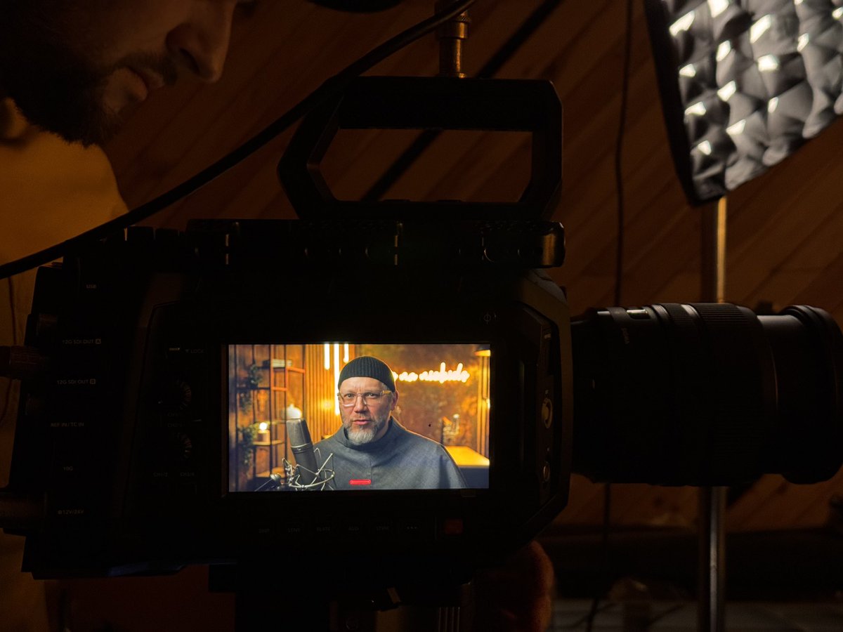 Dziś zakończyliśmy kolejny dzień nagrań. 

Nowe odcinki w każdą sobotę w TVP2 i na YouTube 👉 tiny.pl/9h44yd542