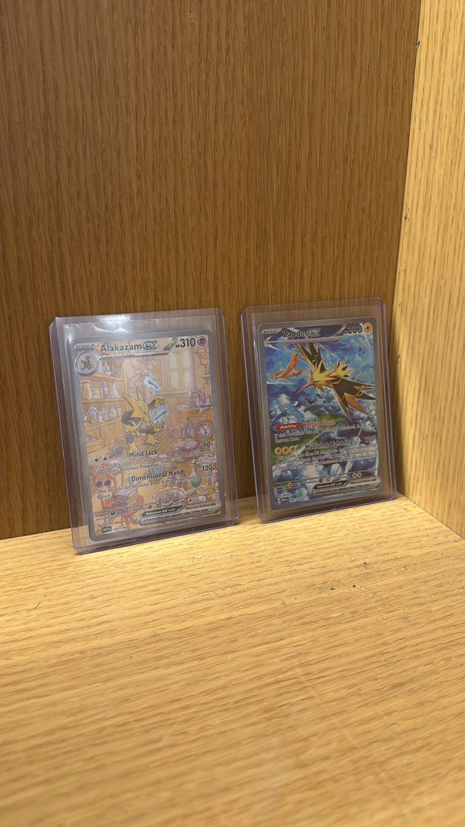 web3ezii's tweet photo. chat I just bought this for 2 SOL? Did I get wiped? https://t.co/4YTsMbVOhB