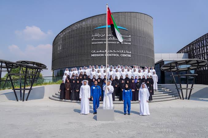 سـِلاسي tweet media