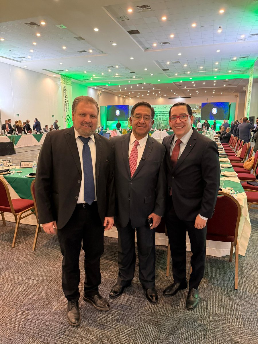 pedroluisnoble's tweet photo. Sesión del Consejo Directivo del @notariadomex en San Luis Potosí, agradeciendo la recepción del Gobernador @RGC_Mx y del Presidente del @ColNotariosSLP Juan Carlos Barrón.

@notarioshidalgo participa en los trabajos, junto a representaciones de todas las entidades federativas. https://t.co/I2DxODpzKt