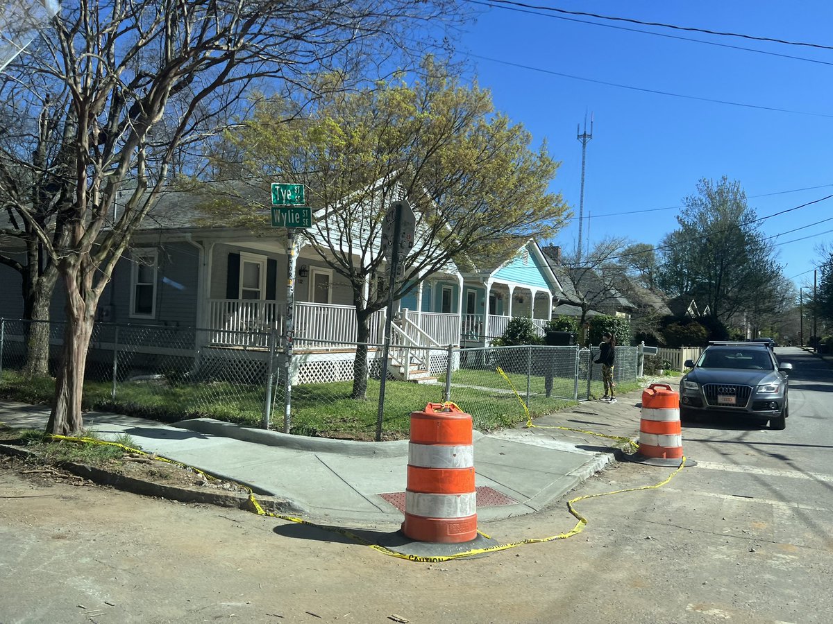 Eric Phillips tweet media