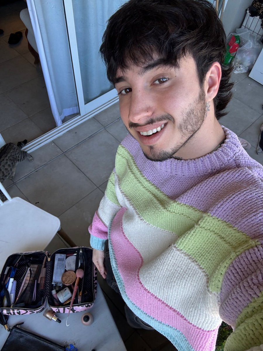 markisbialive tweet picture