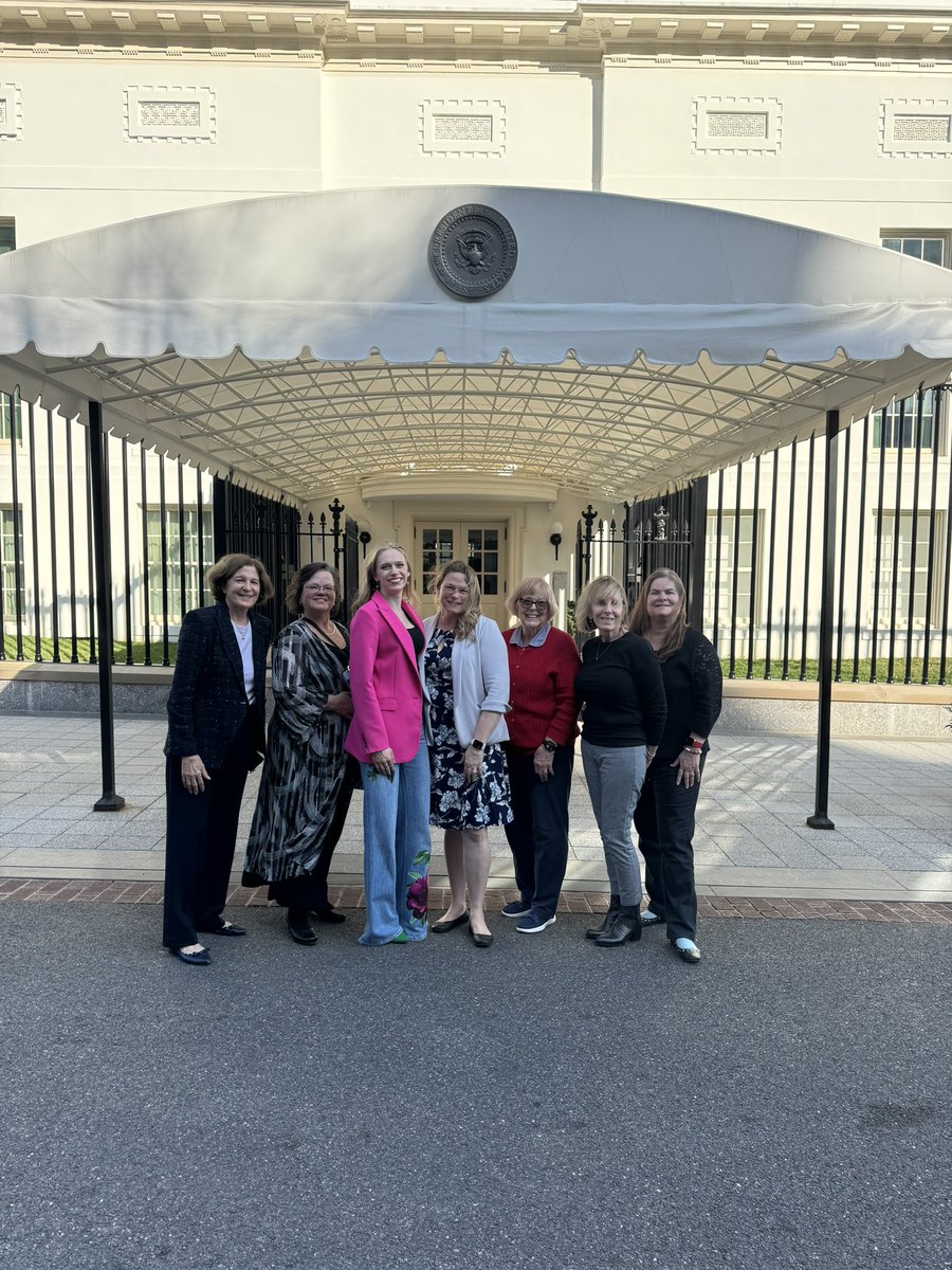 Christine Peters tweet media