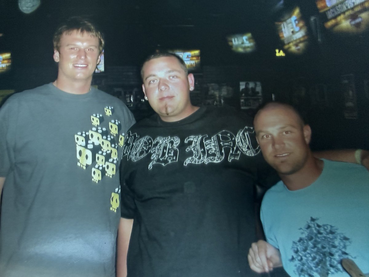 scottgarcia35's tweet photo. 🚨📷Friday flashback📷🚨
Only REAL SOX fans will know these stud aces, but while lookn through an old photo album with my youngest son we stumbled upon some gems. Lil dude asked me “Daddy what happened to your chin hair?” 😂 #washedDAD #108Tourney #Vote4ScottGarcia https://t.co/YeXP6Nm5kB
