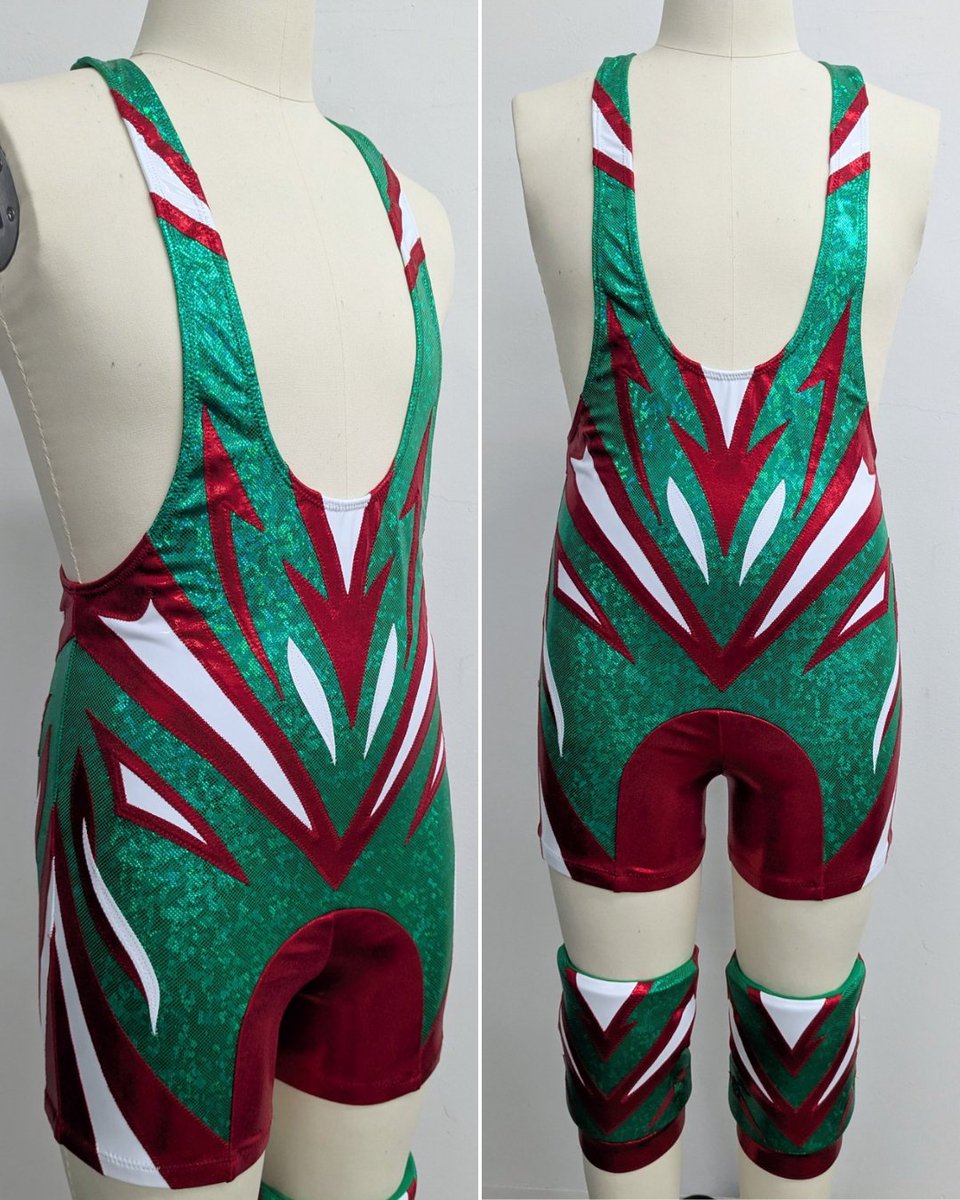 nogimmickgear's tweet image. Close ups of the @elgrandeamericano gear from Royal Rumble!
💚❤️🤍❤️💚
#wwe @wwe #royalrumble #luchador #prowrestlinggear #customwrestlinggear
