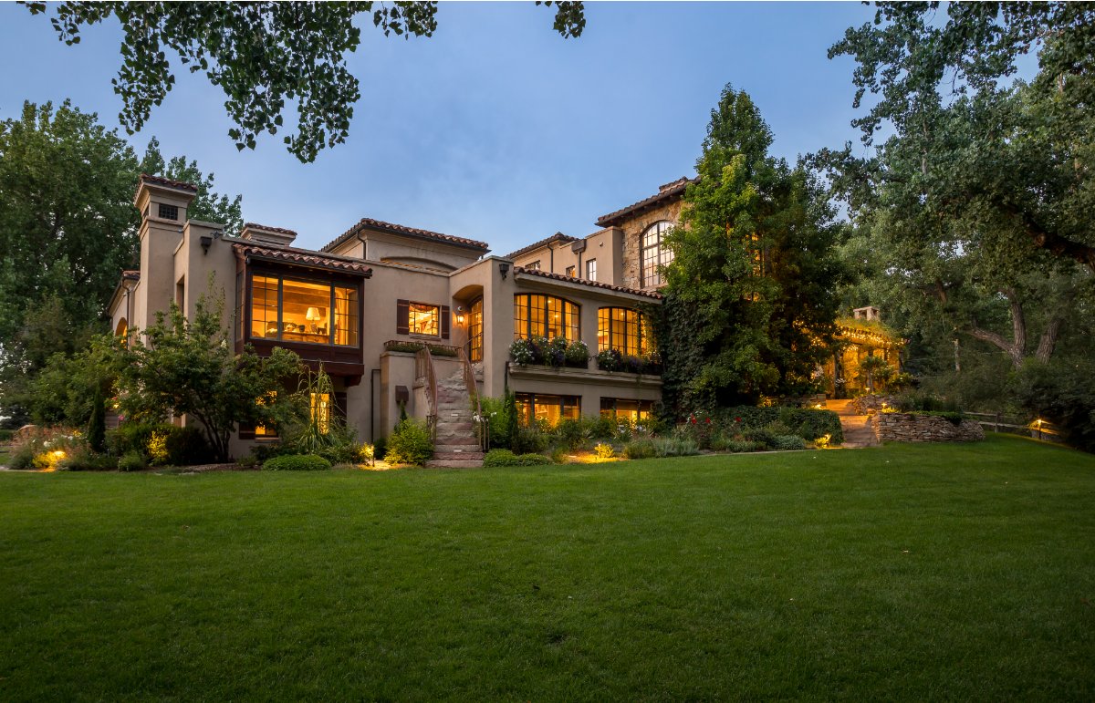 LuxuryRealEstate.com tweet media