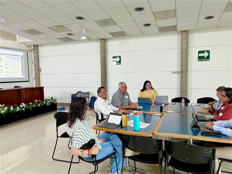 ddhh_scjn's tweet photo. 💡 Hoy concluimos la 3ra. Jornada de “La Corte por los #DESC” en Tuxtla Gutiérrez, #Chiapas, donde reunimos voces de organizaciones sociales, personas juzgadoras y la academia de la región Sur para fortalecer el #AccesoALaJusticia y a los derechos sociales y ambientales.
#DGDHJP https://t.co/4GBSmKYCHA