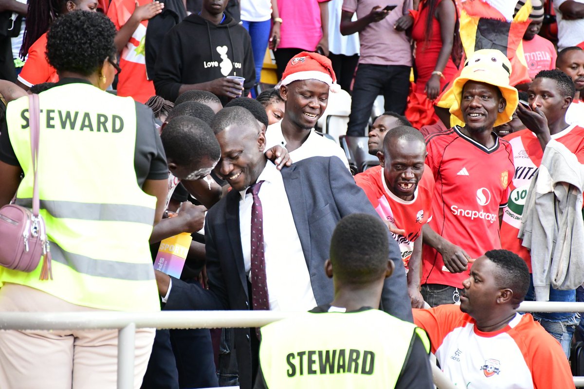 Apuuli BK😎 tweet media