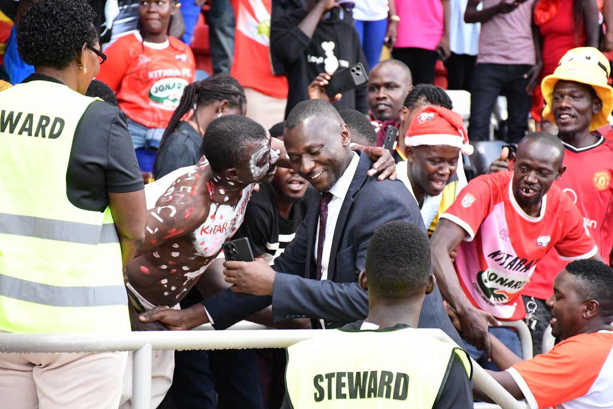 Apuuli BK😎 tweet media