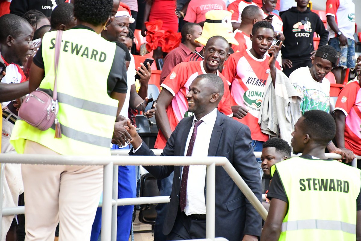 Apuuli BK😎 tweet media