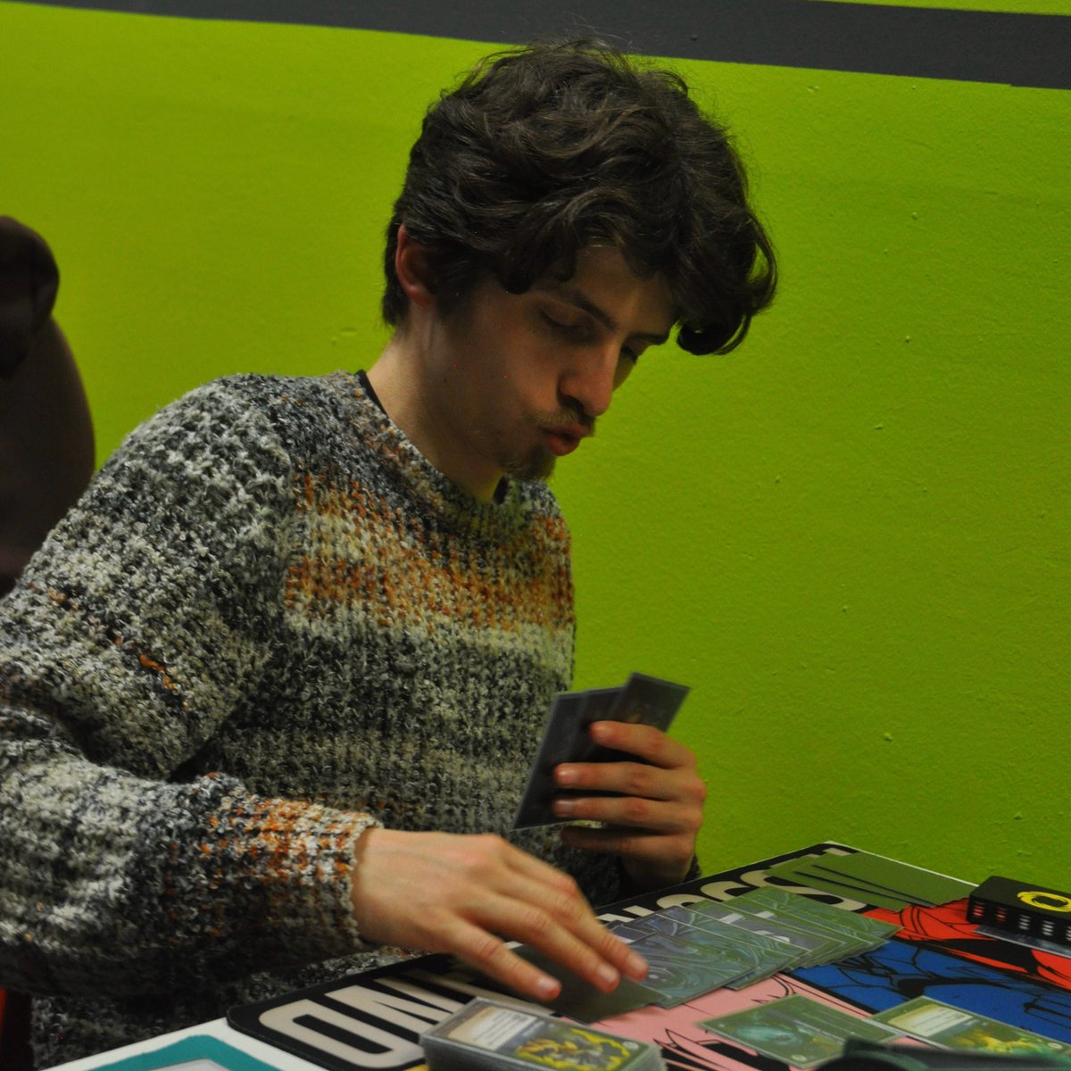 thefoolstcg's tweet photo. Our first card has been drawn…

Tarot: The Emperor, IV
Role: Player; social assistant
Style: Control

🇮🇹 “In realtà per ora gioco Ezreal, però almeno così vedo i colori del post."
#mediaesperienzaperidaltonicichegiocanoariftbound https://t.co/4EPUjb7ibS