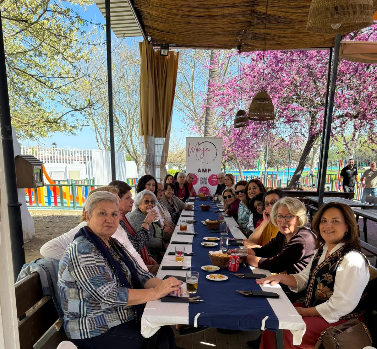 MujerPlus_Asoc's tweet photo. Convivencia #8M Asociación Mujer+ https://t.co/zcNq4ZCvdu