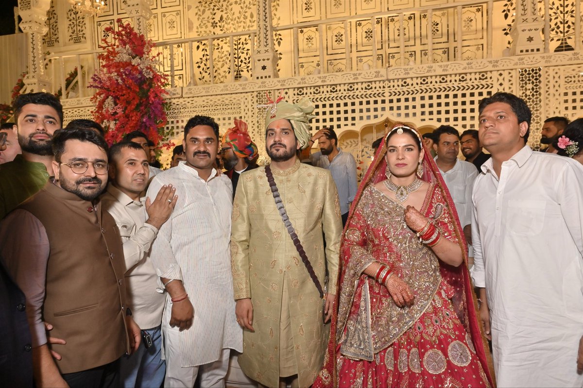 BidiyasarDr's tweet photo. #letpost
#mlaweddingfunctionjaipur
#congratulations
@MukeshBhakar_ https://t.co/XLdJ4SfcDN