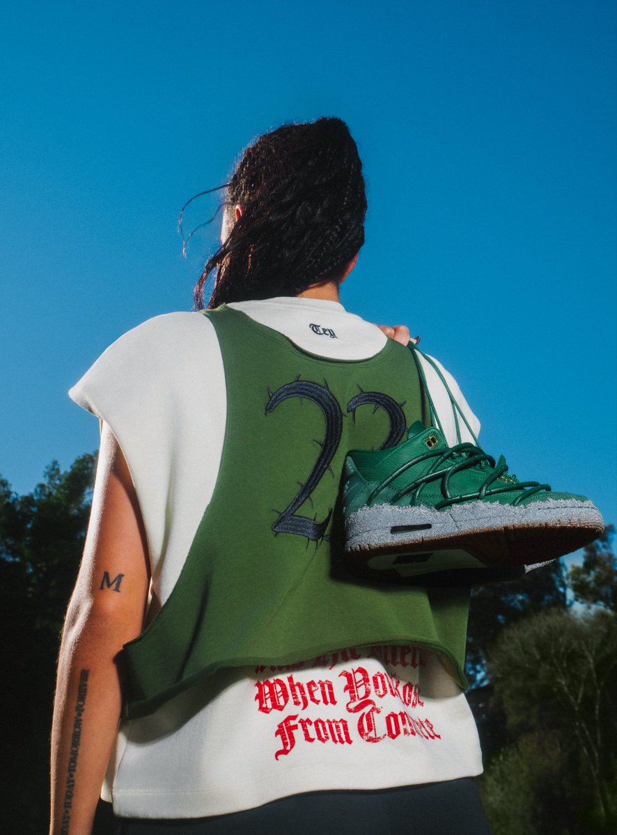 TROPHY ROOM tweet media