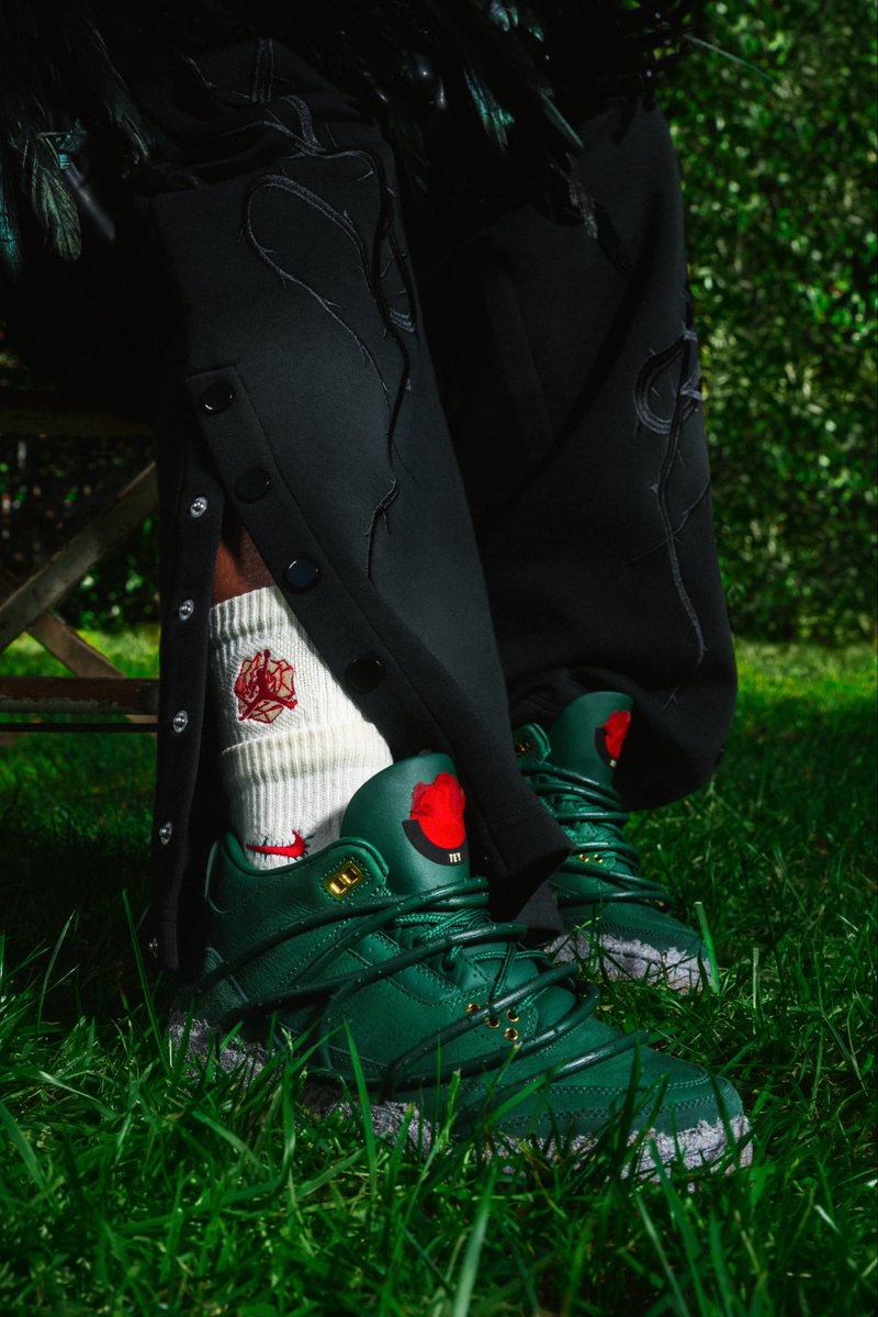 TROPHY ROOM tweet media