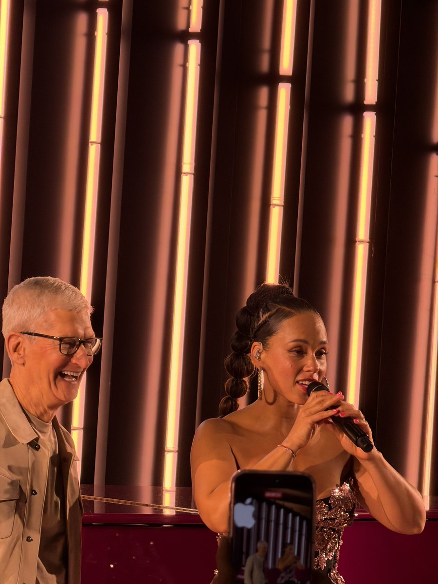 Avi Greengart tweet media