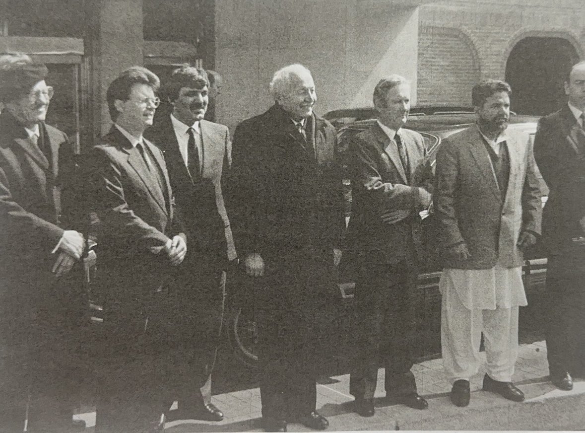 agdefusa's tweet photo. AGDEF’e Anlamlı Hediye…
Merherhum Prof. Dr. Necmettin Erbakan Hocamızın Amerika Birleşik Devletleri ziyaretinden ve kıymetli büyüğümüz Merhum Recai Kutan’ın Keşmir Konferansı’ndan fotoğraf kareleri. https://t.co/mlejEC3Slv