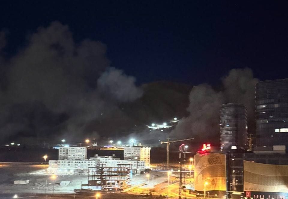 BREAKING:

Tel Aviv is burning now due to Iranian airstrikes.