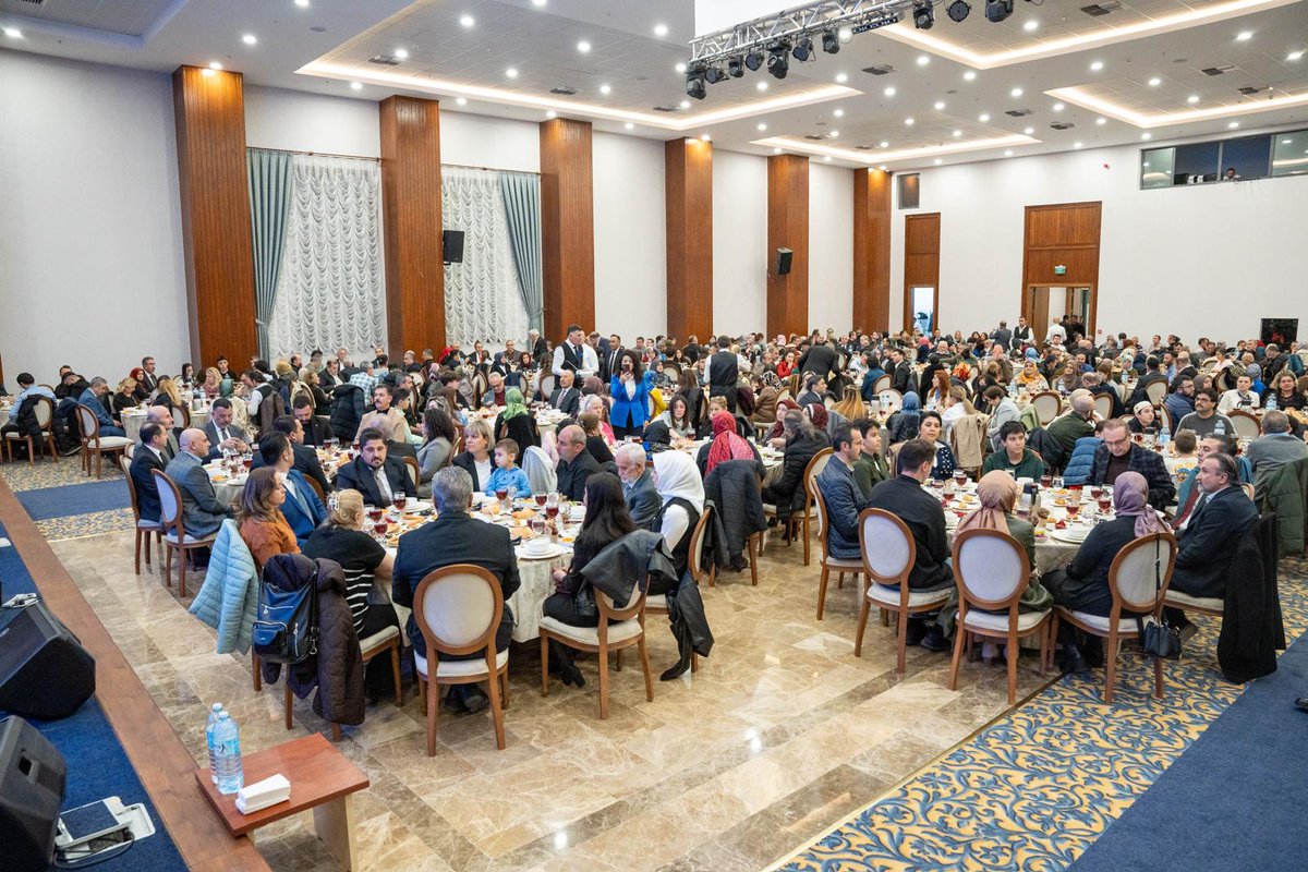AkGolbasiResmi's tweet photo. AK Parti Ankara İl Başkanlığımız tarafından düzenlenen Öğretmenler İftarı Programına, Sosyal Politikalardan Sorumlu İlçe Başkan Yardımcımız @Salimkaraaslann, yönetim kurulu üyelerimiz ve emektar öğretmenlerimiz ile katılım sağladık.

Geleceğimizi ilimle, emekle ve sabırla inşa eden kıymetli öğretmenlerimizle aynı sofrada buluşmanın mutluluğunu yaşadık.

Eğitime emek veren tüm öğretmenlerimize teşekkür ediyor, Ramazan ayının birlik ve bereketinin daim olmasını diliyoruz.

#RamazanBereketi 

@AkpartiAnkara 
@hakanhanozcan 
@Slmakcyln