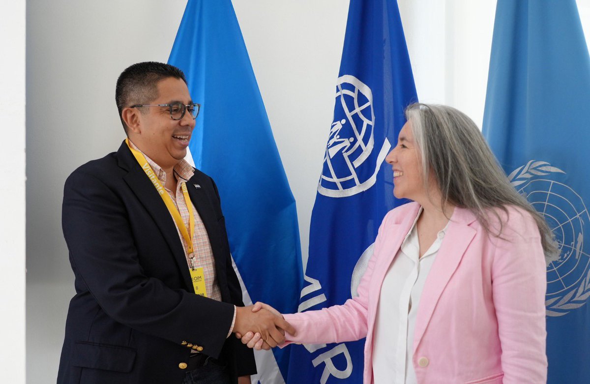 MarianaRendonD's tweet photo. Gracias al ministro @ReinaldoHN de @copecogob por una reunión clave. 

Avanzamos juntos para salvar vidas mediante una mejor preparación, coordinación humanitaria y gestión de albergues frente a emergencias. 🤝🏼🇭🇳 https://t.co/sChnUrDTfw