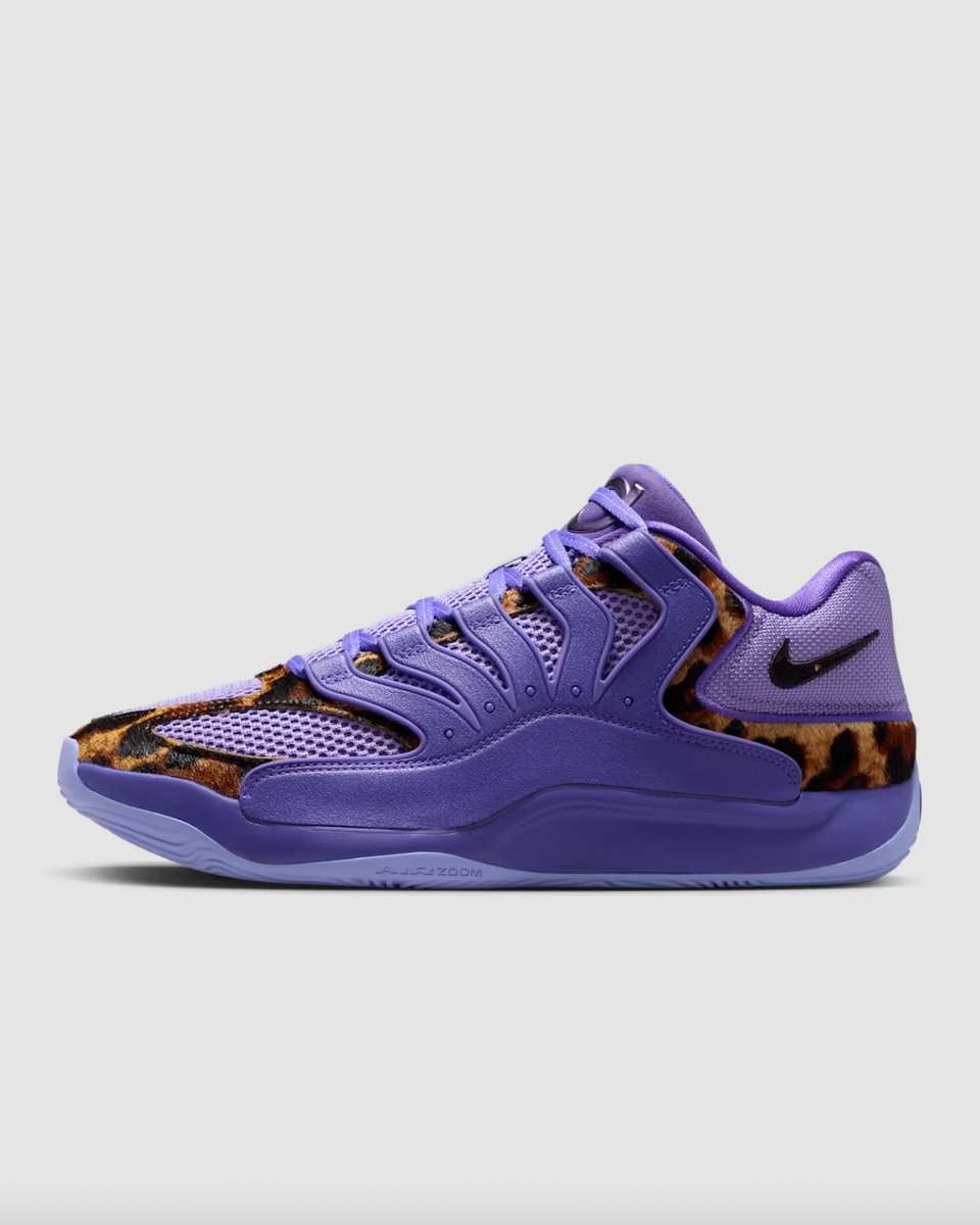 SOLELINKS's tweet photo. Ad: Dropped today: Chet Holmgren x Nike KD 18

Space Purple
Foot Locker:https://t.co/QVjARE0fXt
DSG:https://t.co/H8DLyIgPgZ
Nike:https://t.co/uNetaBsfWO
Hibbett:https://t.co/72oUOceEsM

Real Tree
Foot Locker:https://t.co/qR5uOV5827
DSG:https://t.co/ltMOXHHoPL
Hibbett:https://t.co/DM8kZ9mBYn