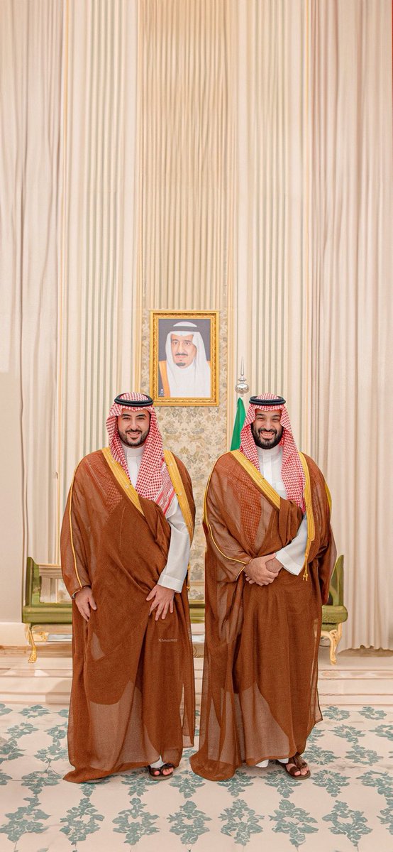الله يحفظهم و يقويهم
#محمد_بن_سلمان‌ 
#خالد_بن_سلمان