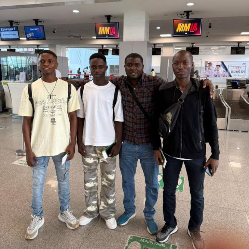 HaberKartali's tweet photo. Beşiktaş, Nijerya'dan Kenny Moses, Ewarawon ve Donald'ı İstanbul'a getirdi.

Oyuncular, U19 takımıyla deneme antrenmanlarına çıkacak. (Reşat Can Özbudak) https://t.co/wpmcU0SnBL