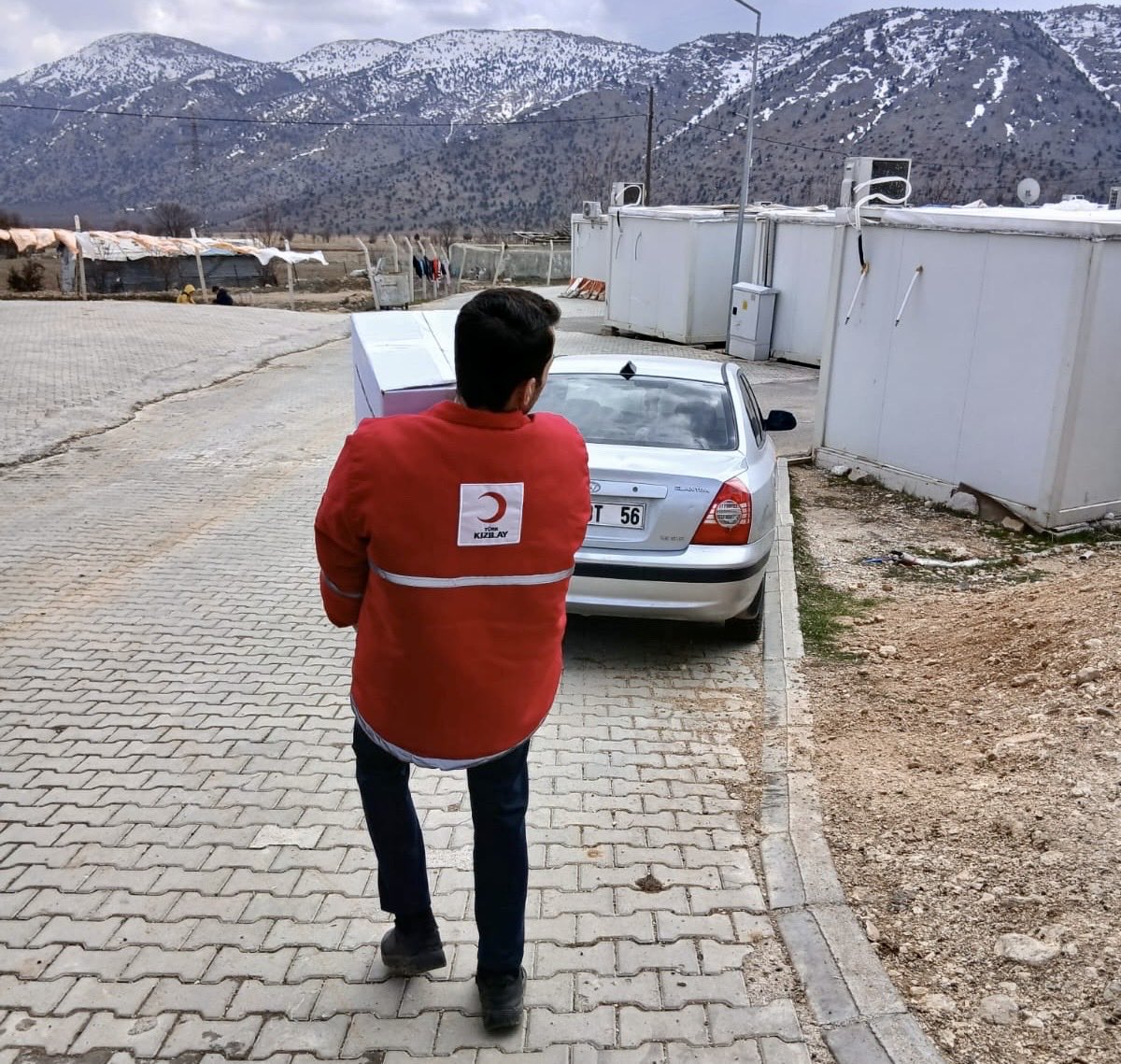 kizilaymaras's tweet photo. Toplumsal Güçlendirme uzmanlarımız, hayırseverlerimizin kıymetli bağışlarını Ramazan’dada ihtiyaç sahipleriyle buluşturuyor; iyilik çoğalıyor. https://t.co/IwqW35WTND