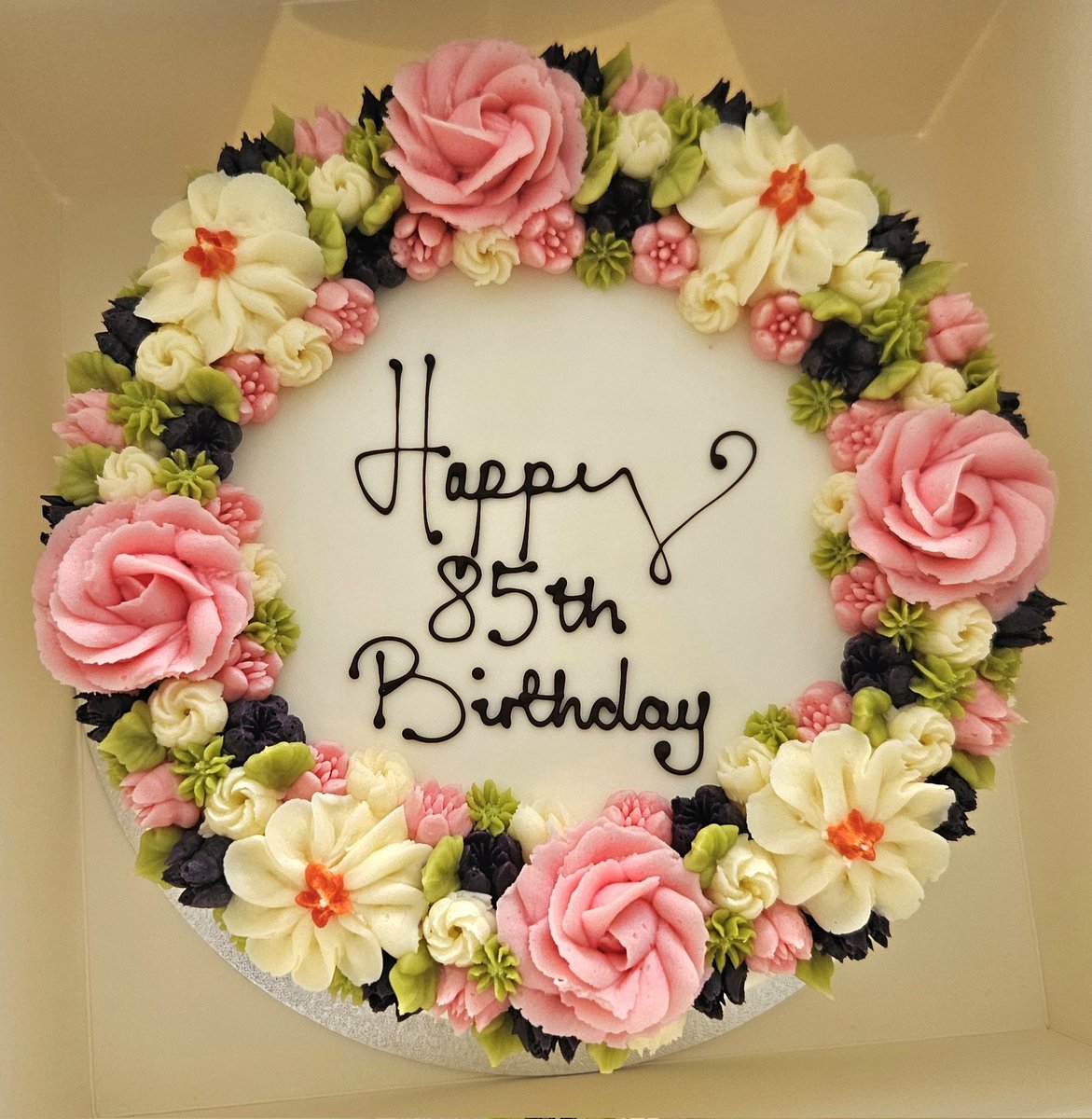 Bookaholic Bex tweet media