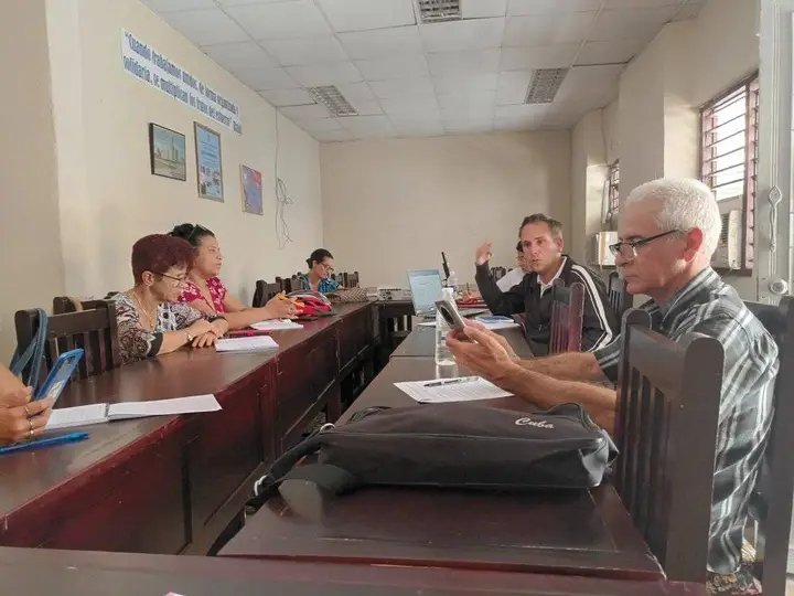 AimeeSanch89120's tweet image. Sesionó la reunión conjunta entre la Universidad Central "Marta Abreu" de Las Villas - UCLV y la Dirección General de Educación en Villa Clara. Los temas abordados son de prioridad en la etapa actual del curso académico. @CubaMined . @dpevillaclara. @SuselyMorfaG