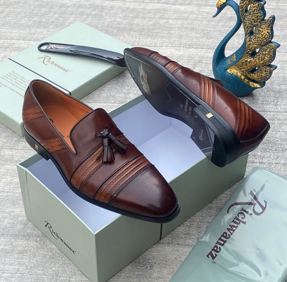 jummadd's tweet photo. 40-----46
Fully boxed 
Price 55k https://t.co/dOrnEW1PYD