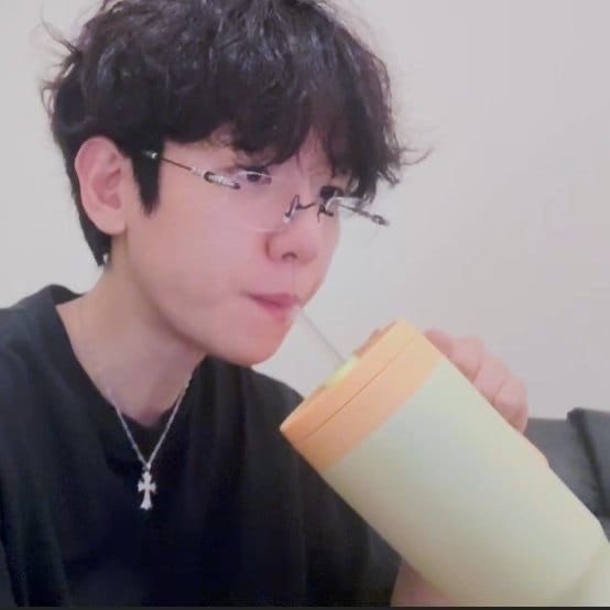 [130326] BAEKHYUN BUBBLE 💭

“Don't Forget To Drink Water☺️”