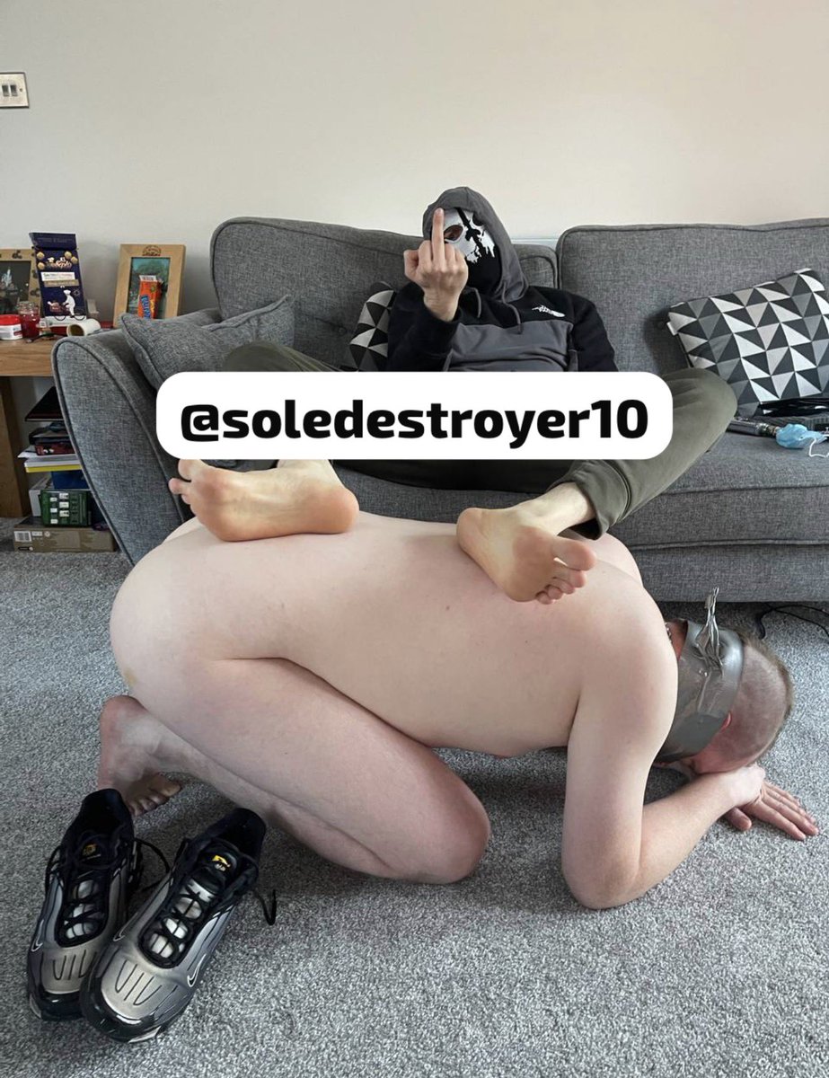 Soledestroyer10's tweet photo. Shopping would be fun but nothing beats the  thrill of feeling your spine almost break and your pride shatter while I relax here doing absolutely nothing except ruin you https://t.co/nXxYIEPKJS