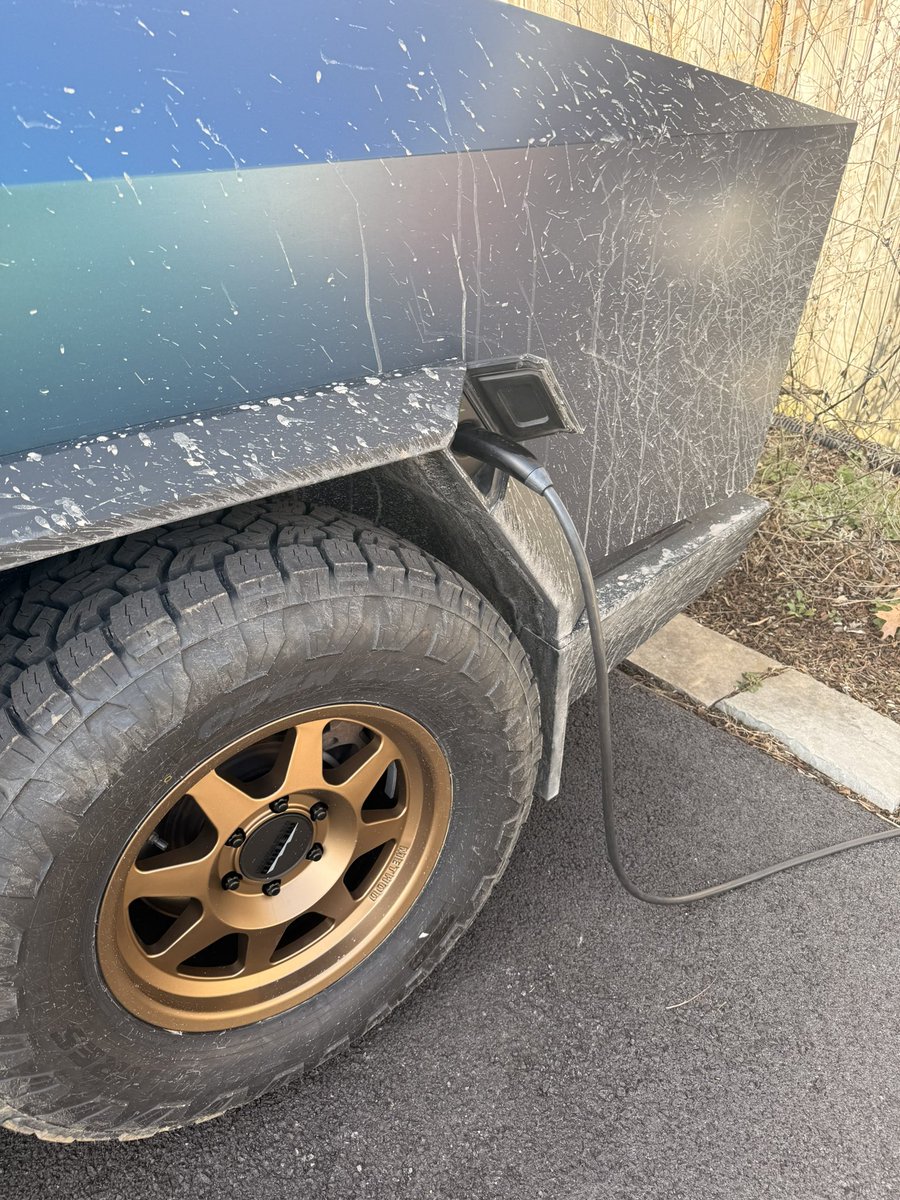 Sean McLellan tweet media