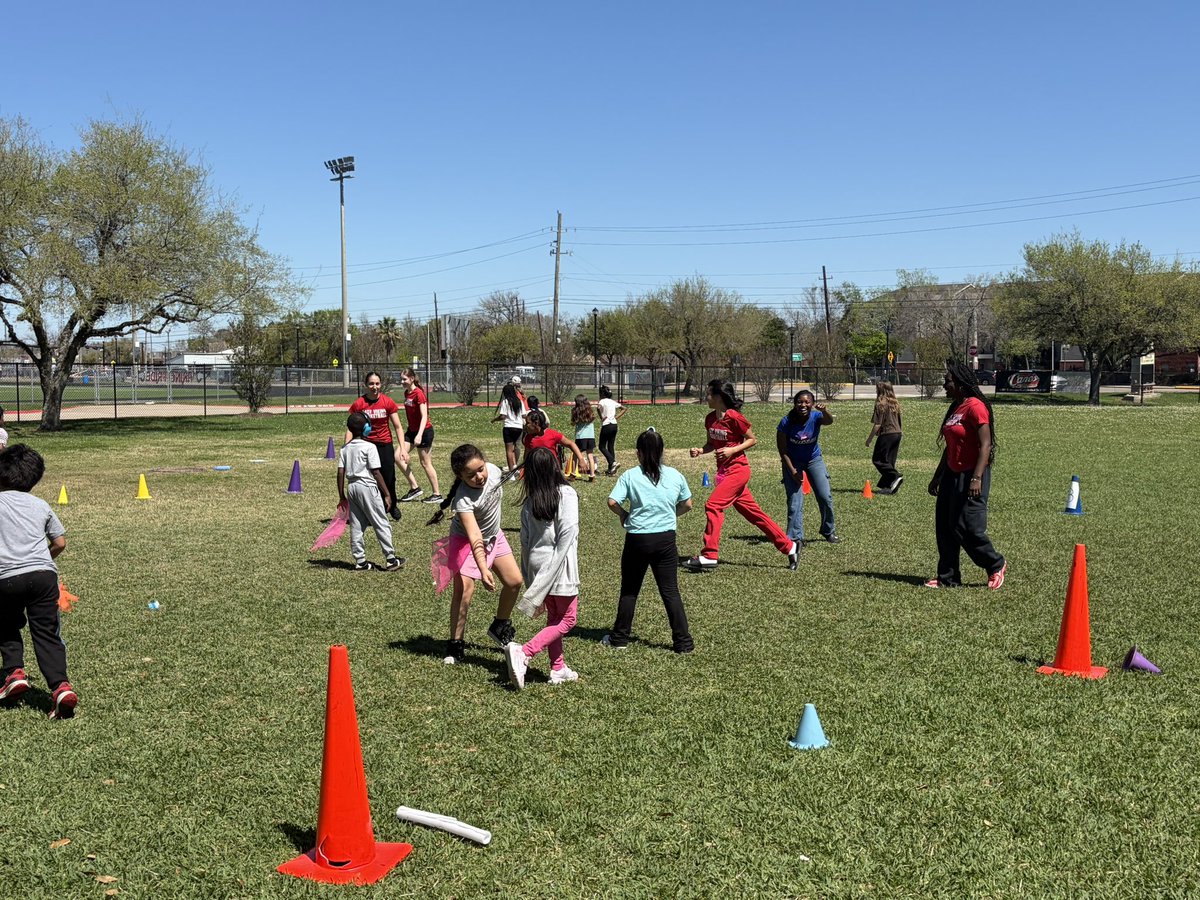 Coach Liz Oyervides tweet media