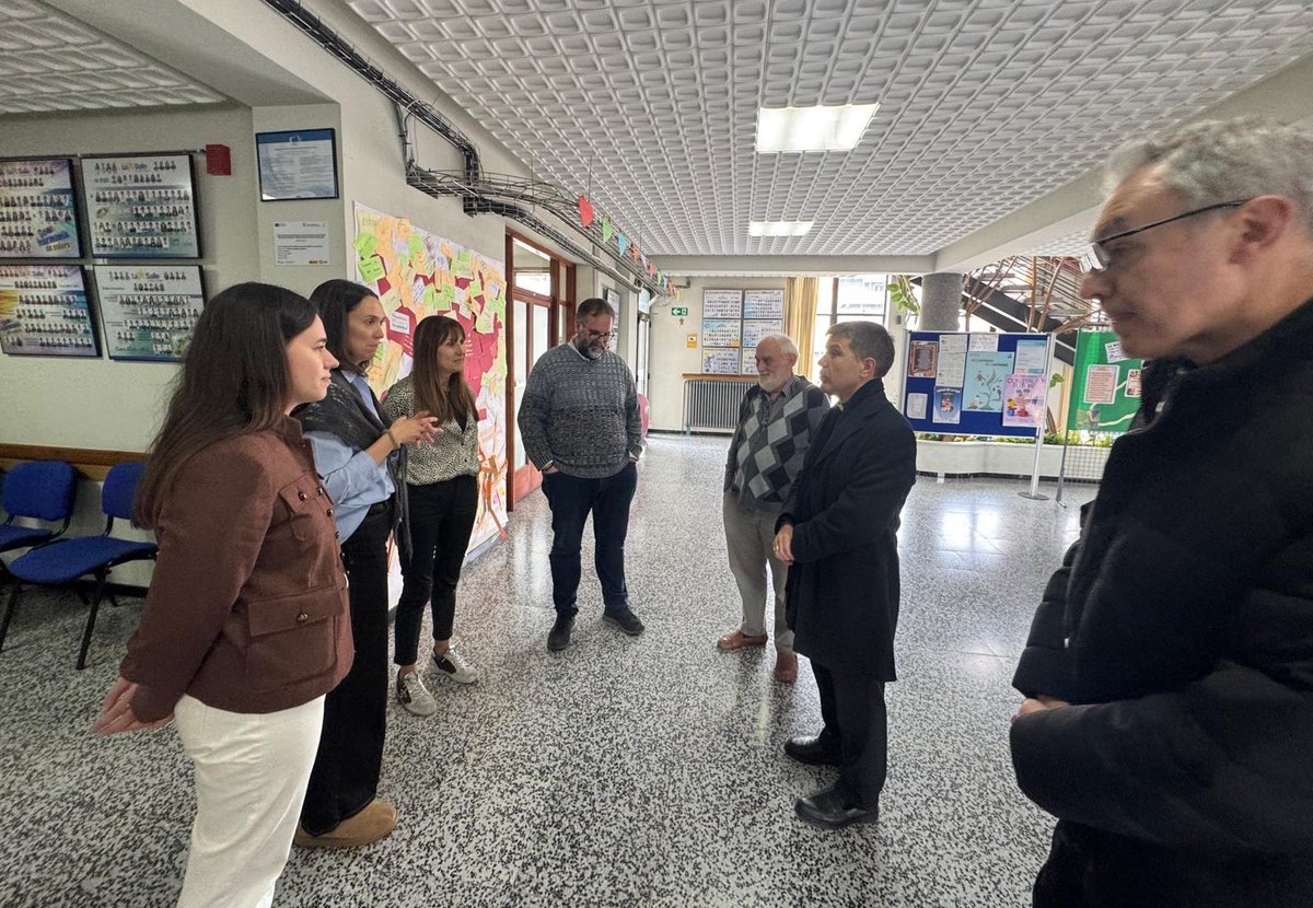 BisbatUrgell's tweet photo. En la seva visita a LaSalle de #laseuurgell, el #BisbeSerrano ha assistit a una sessió de #GodlyPlay després de conèixer els alumnes i les instal•lacions. Una trobada per reforçar la col•laboració amb #LaSalle, el #BisbatUrgell i la parròquia.
🔗 https://t.co/xrYzJBAiBV https://t.co/coM9oc24Qj