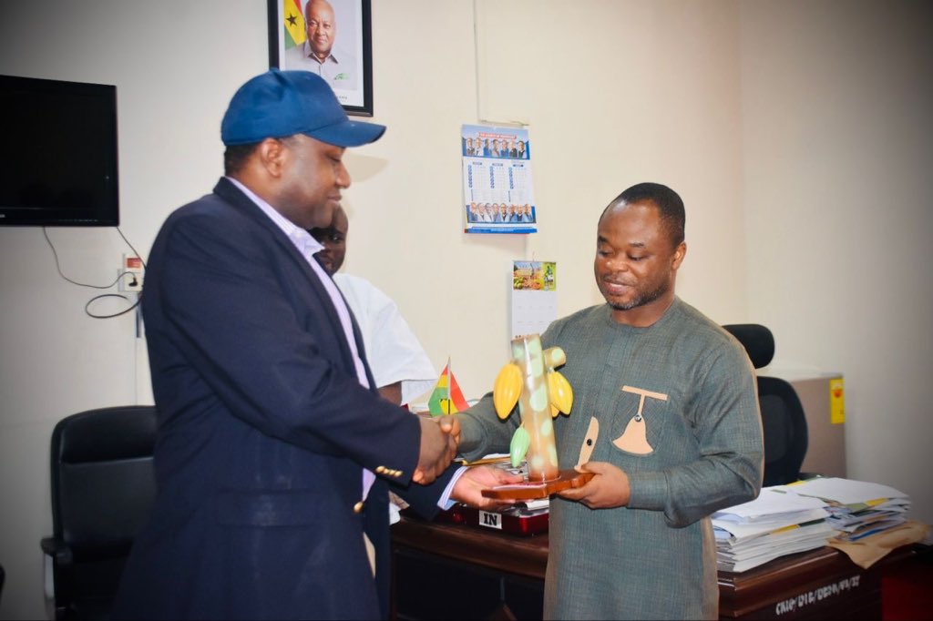 CrigTafo's tweet photo. A high-profile Nigerian military delegation from the National Defence Academy led by Commodore T. S. Ngada paid a familiarization visit to the Cocoa Research Institute of Ghana (CRIG) yesterday, 3/13/2026 to discuss strategies on agricultural sustainability and regional security. https://t.co/DyiqcqUMQ3