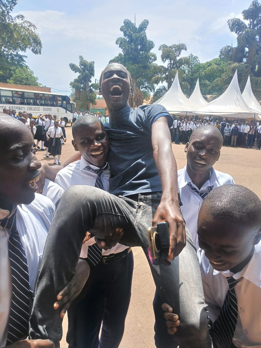 𝗦𝗧.𝗔𝗡𝗗𝗥𝗘𝗔 𝗞𝗔𝗔𝗛𝗪𝗔'𝗦 𝗖𝗢𝗟𝗟𝗘𝗚𝗘 tweet media