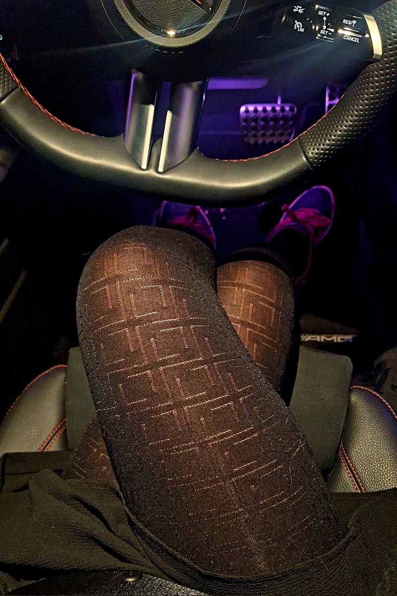 Guess what I'm doing? #carlegs