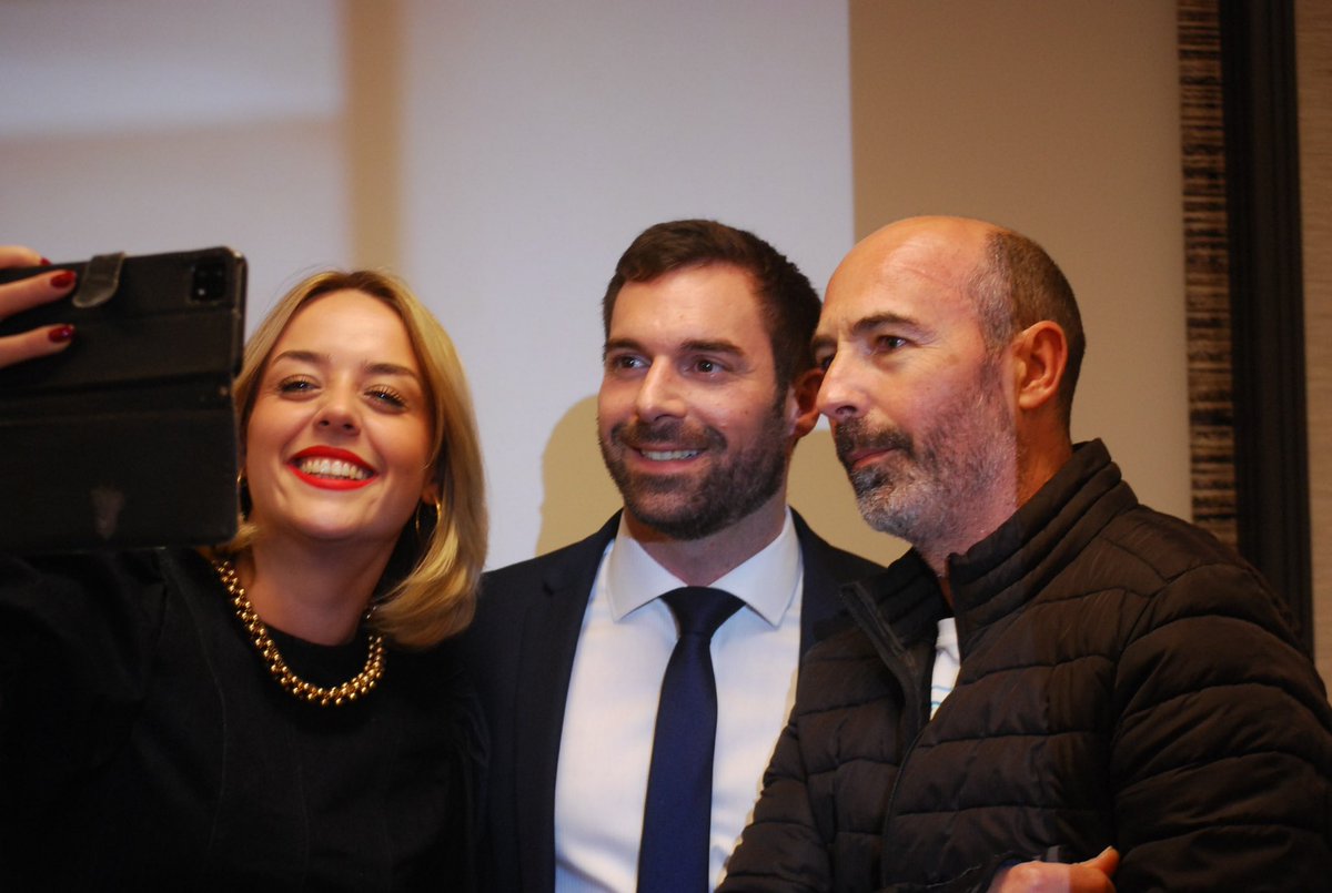 JulienOdoul's tweet photo. À Pau, une jeune femme courageuse et une équipe talentueuse vous proposent de censurer @bayrou après 12 ans de déclin de la capitale du Béarn. Dimanche, votez l’espérance pour Pau ! Votez la candidate du @RNational_off @margauxtaillef2 !
#Municipales2026
#DimancheJeVoteRN https://t.co/VgLdtHNOFW
