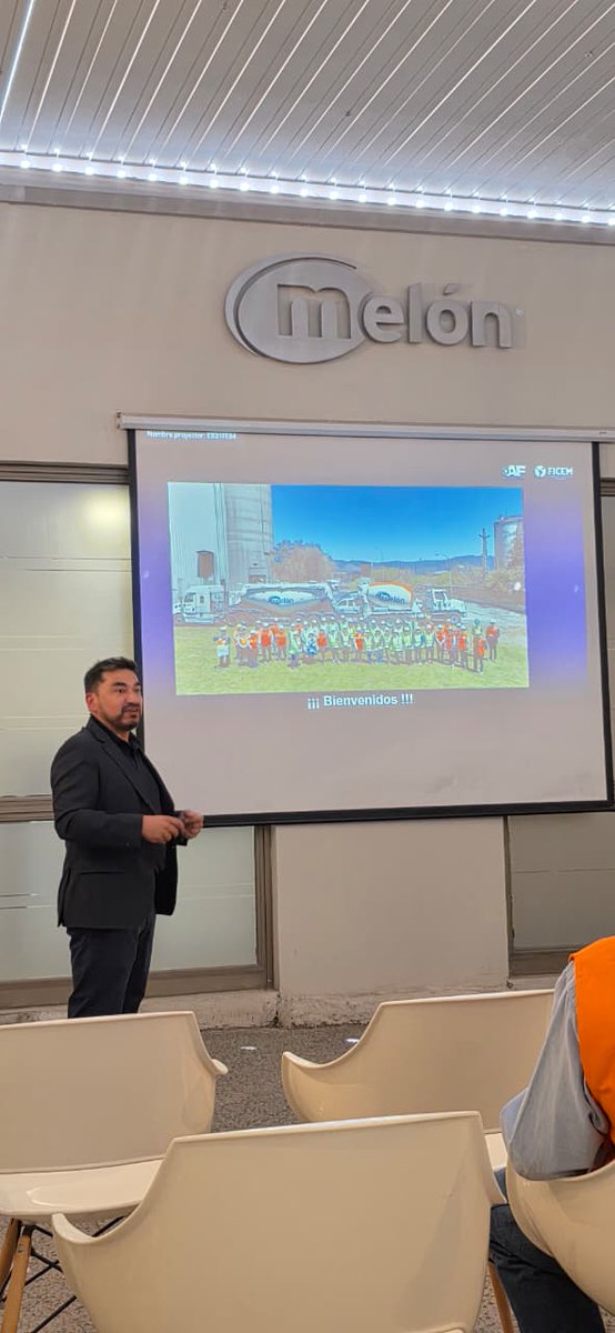 AcademiaFICEM's tweet photo. 🎓 Melón impulsa el talento para liderar el cambio junto a la Academia FICEM

Ayer realizamos el lanzamiento de la licencia ONE PASS de la Academia FICEM en Melón Cementos de Chile, en las instalaciones de la Planta La Calera, marcando un importante paso en el fortalecimiento del conocimiento y las capacidades de sus equipos.

Con esta licencia, sus equipos multidisciplinarios accederán durante 12 meses a más de 40 cursos y programas especializados en innovación, economía circular, huella de carbono y liderazgo técnico, fortaleciendo su talento para liderar el cambio.

Desde Academia FICEM celebramos y reconocemos a Melón por su liderazgo, su compromiso con la sostenibilidad y su apuesta por la formación continua como motor de innovación.

#AcademiaFICEM #Innovación #FormaciónContinua
https://t.co/CtCrYDXn65